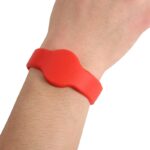 تگ RFID دستبندی سیلیکونی 125KHZ قطر 60mm رنگ آبی - Image 3
